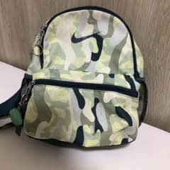 NIKE キッズ リュック カモフラ柄のサムネイル