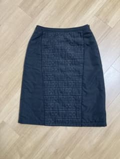 美品/秋/冬中綿入りブラックストレートシルエット スカート170/74Aのサムネイル