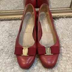 フェラガモ赤パンプスヴァラリボンレッドローヒールレザーFerragamoのサムネイル