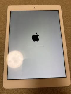 Apple iPad Air A1475 シルバー 本体のサムネイル