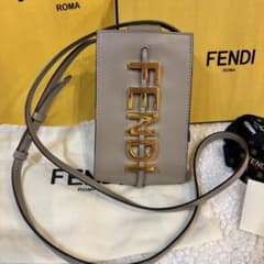 FENDI スマホショルダーバッグ フォンポーチ グレーベージュ ゴールド 