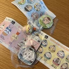 くら寿司　うさぎえび　うさぎ&あのこ　くりまんじゅう　缶バッチ　フィギュアのサムネイル