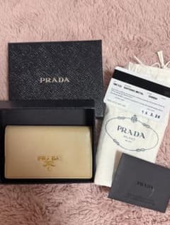 ！SALE！ PRADA サフィアーノレザー 名刺入れのサムネイル