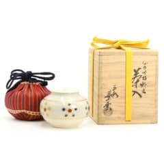 手塚景雲作 仁清写梅鉢紋 茶入 望月間道仕覆付 茶道具 共箱　V540　DC3 手塚景雲作 仁清写梅鉢紋 茶入 望月間道仕覆付 茶道具 共箱 V540 DC3