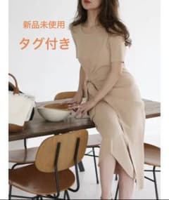 週末限定お値下げ！新品未使用タグ付き！ロイヤルパーティー♡ワンピースのサムネイル