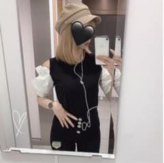 パフショルダー　肩あきトップスのサムネイル