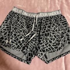 お値下げ　UNDER ARMOUR グラフィックショートパンツのサムネイル