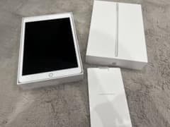 【訳あり未使用品】iPad 10.2インチ 第8世代128GB MYLE2J/Aのサムネイル
