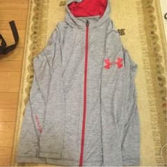 アンダーアーマー 薄手パーカーのサムネイル