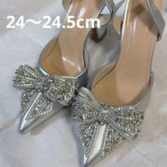 ビジュー リボン ポインテッドトゥ パンプス シルバー 24.5cmのサムネイル