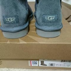 UGG　クラシックショート　グレーのサムネイル