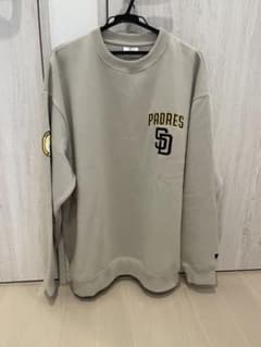 PADRES ベージュ オーバーサイズ スウェットのサムネイル