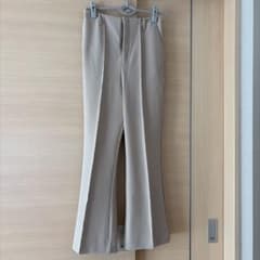 カジュアルフレアパンツ ベージュのサムネイル