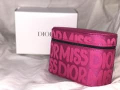 Dior ノベルティ　ロゴ入り バニティピンク ポーチのサムネイル