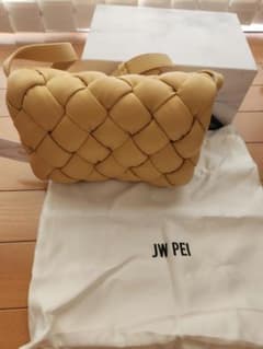 新品未使用　箱、タグ付き　JW PEI メイズバッグ　イエローのサムネイル