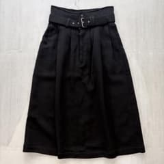 COMME des GARCONS ベルト付 タックフレア ロングスカート 黒 COMME des GARCONS ベルト付 タックフレア ロングスカート 黒 - メルカリ