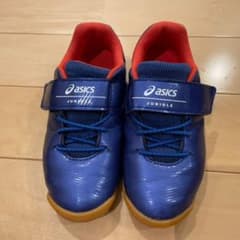 アシックス　フットサルシューズ（室内用サッカーシューズ・ジュニア用）のサムネイル