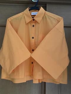 ナゴンスタンス　cropped half-sleeves shirtのサムネイル