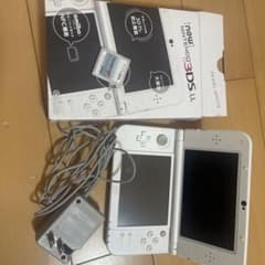 New Nintendo 3DS LL パールホワイト 本体のサムネイル