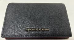 チャールズアンドキース　2つ折り財布　CHARLES & KEITHのサムネイル