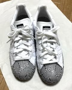 美品　adidas superstar コラボスニーカー　ホワイト系