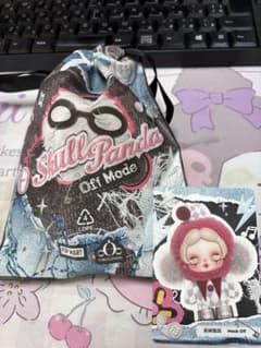 POP MART SKULLPANDA Off Mode ぬいぐるみのサムネイル