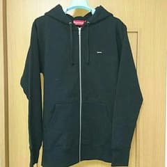 新品supremeパーカーのサムネイル
