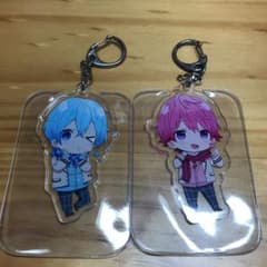 アクキー アクリルキーホルダーと缶バッジのサムネイル