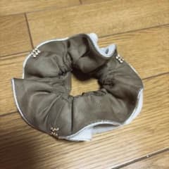 ラインストーン付き シュシュ ブラウンのサムネイル
