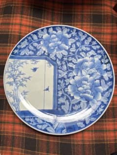 伊万里焼　染付　窓絵　大皿　牡丹と鳥　傷無し　直径43センチ　明治頃　古伊万里 伊万里焼 染付 窓絵 大皿 牡丹と鳥 傷無し 直径43センチ 明治頃 古