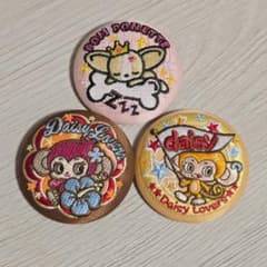 ナルミヤキャラクターズ　刺繍缶バッジ　ビスケットのサムネイル