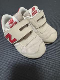 ニューバランスNew Balanceキッズシューズ ベージュ 13.5cmのサムネイル