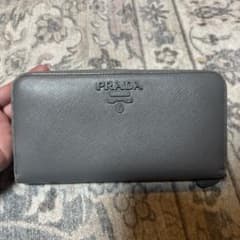 PRADA グレー 長財布のサムネイル