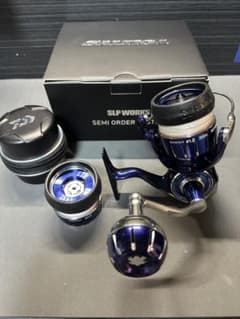 ダイワSLP WORKSソルティガ5000XH替えスプール・スプールケース付きのサムネイル