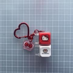 サンリオ キティ　光るキーボード　キーホルダーのサムネイル