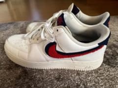 NIKEエアフォース1のサムネイル