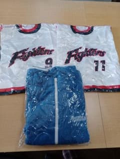 北海道日本ハムファイターズ フリースジャケット他3点セットのサムネイル