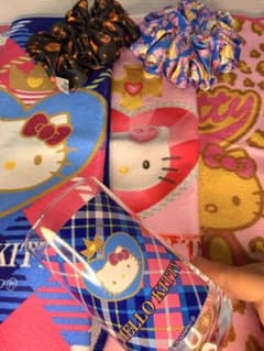 Hello Kitty ギフトセット グラス タオル 2セット Hello Kitty タオル シュシュ グラス セット - メルカリ