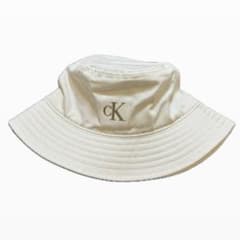 新品 Calvin Klein バケットハット ホワイト 男女兼用のサムネイル