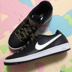 NIKE ナイキ スニーカーのサムネイル