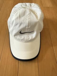 Nike DRI-FIT ホワイトキャップのサムネイル