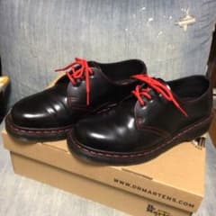 Dr.Martens ドクターマーチン 3ホール【限定色/希少#赤ステッチ】のサムネイル