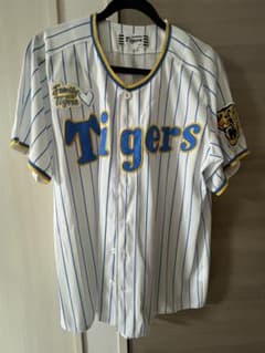 年末値下げ　阪神タイガース　family with tigers ユニフォームのサムネイル