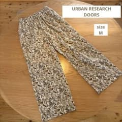 【URBAN RESEARCH DOORS 】花柄ワイドパンツ Mのサムネイル