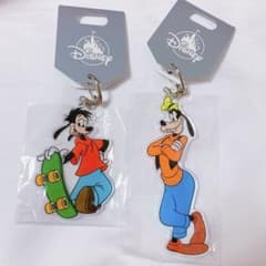 ディズニーストア アクリルキーチェーン グーフィー マックス 限定