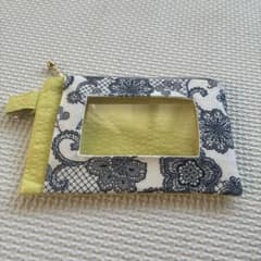 ハンドメイド パスケース 定期入れ レース柄のサムネイル