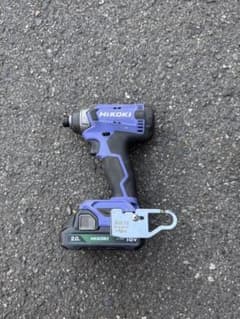 HiKOKI 電動インパクトドライバー 本体 バッテリー2個付きのサムネイル