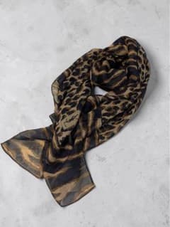 YVES SAINT LAURENT シルク100％ レオパード柄 ストール - メルカリ