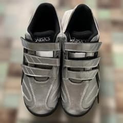 asics トレーニングシューズ シルバー 22.5センチのサムネイル
