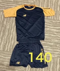 New Balance サッカーウェア 上下セット 140のサムネイル